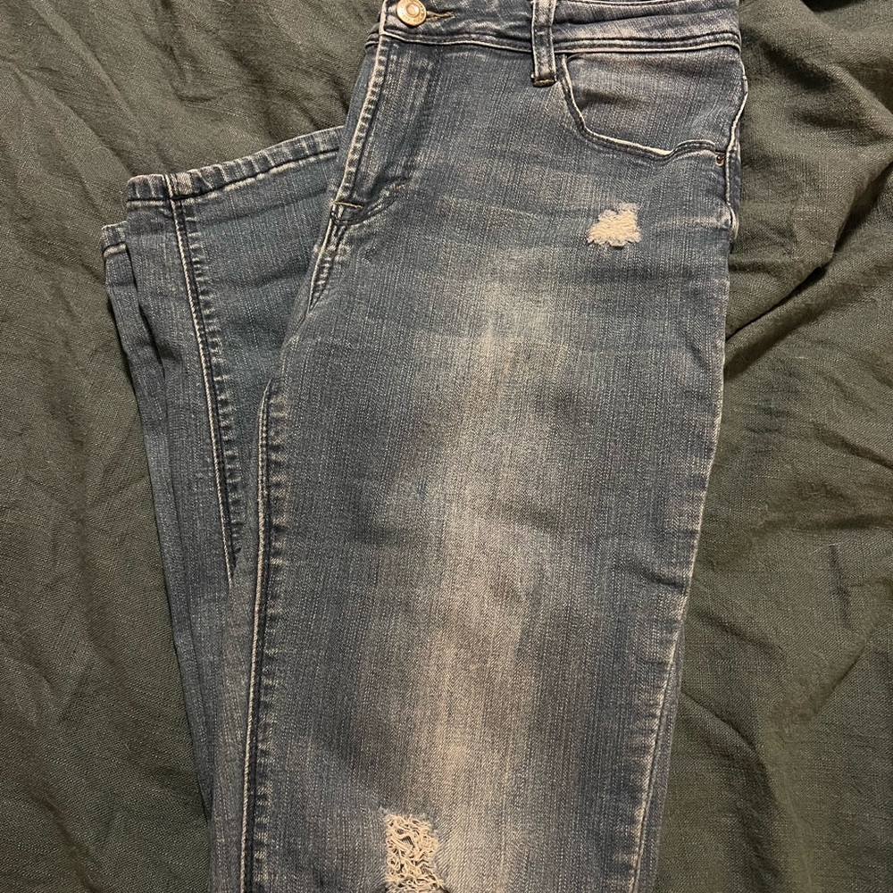 Kensie Distressed Effortless Ankle Jeans